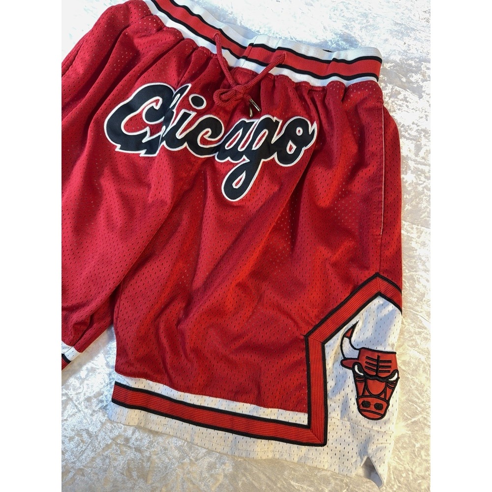 Just Don Chicago Bulls Shorts 1997-98 NBA Basketball Red Mesh Size M USA - Picture 3 of 6